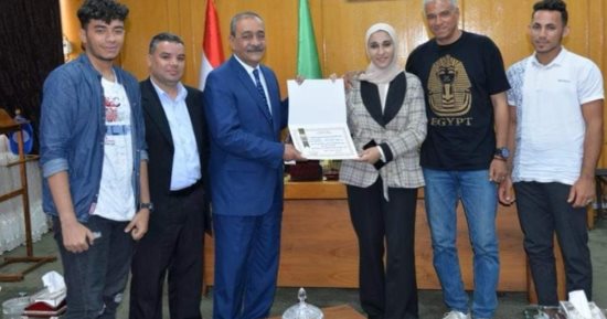 محافظ الإسماعيلية يكرم الأولى على كليات طب الأسنان على مستوى الجمهورية