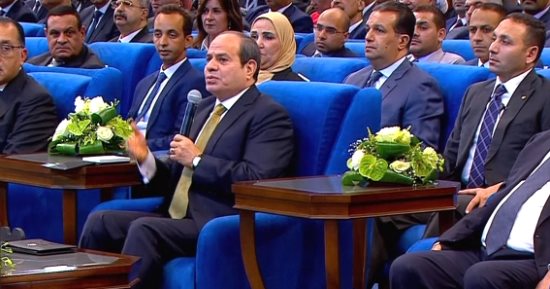 أبرز تصريحات الرئيس السيسي خلال مؤتمر حكاية وطن: الدولة تنفذ مشروعات ضخمة في ملف الزراعة تصل إلى تريليون جنيه.. ومشروعات الزراعة في مصر توفر العديد من فرص العمل.. ويؤكد: بحيرة ناصر بها 40 ألف صياد