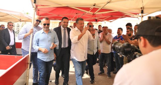 حازم عمر المرشح الرئاسى المحتمل يتابع عملية توثيق توكيلات دعم مرشحي الرئاسة