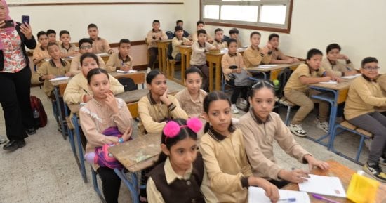 محافظ الدقهلية يتفقد عددا من المدارس فى أول يوم للعام الدراسى الجديد