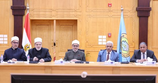 مجلس جامعة الأزهر يشيد بتقدم الجامعة بتصنيف مؤسسة التايمز للتعليم العالي