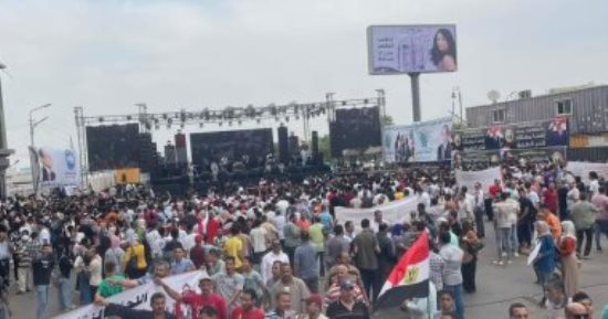 مسيرة بشوارع الجيزة للاحتفال بنصر أكتوبر ومطالبة الرئيس بالترشح لفترة جديدة