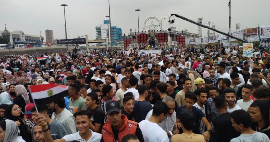 انطلاق احتفالية انتصارات أكتوبر بميدان المؤسسة بشبرا الخيمة ومطالبات للرئيس بالترشح