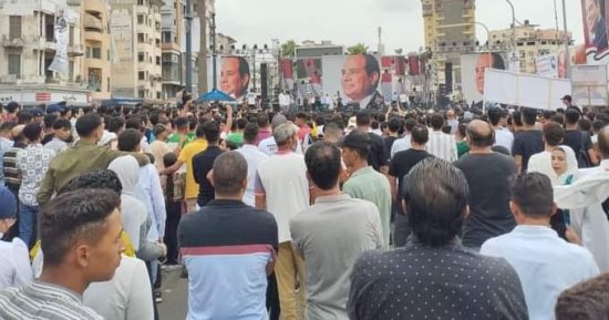 أهالى دمياط يحتفلون بانتصارات أكتوبر ويطالبون الرئيس السيسى بالترشح