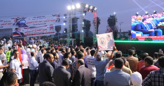 احتشاد آلاف المواطنين فى السويس تأييدا لترشح الرئيس السيسي لفترة رئاسية جديدة