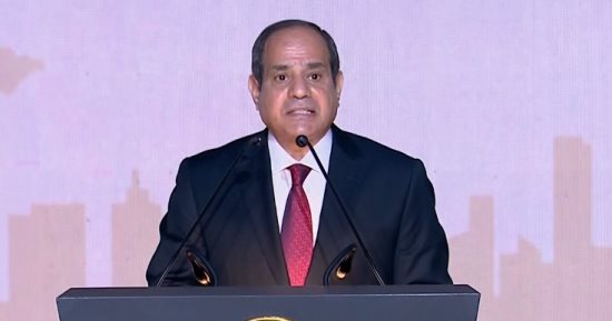 الرئيس السيسي يعلن ترشحه فى الانتخابات الرئاسية تلبية لنداء الشعب المصرى.. ويدعو المصريين للمشاركة بالمشهد الديمقراطى.. ويؤكد لأسر الشهداء: لن ننسى أبدا ما قدمتموه لأجل استقرار البلد.. ونعمل من أجل الوطن ورفعته