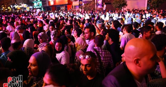 آلاف المصريين يحتشدون في مصر الجديدة لمطالبة الرئيس السيسي بالترشح للرئاسة