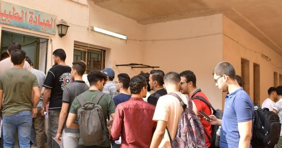 الخشت: تسكين طلاب جامعة القاهرة القدامى بالمدن الجامعية والأولوية للطالبات