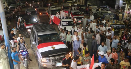 أهالى الواحات ينظمون مسيرة تأييد للرئيس السيسي بعد إعلان ترشحه لفترة جديدة