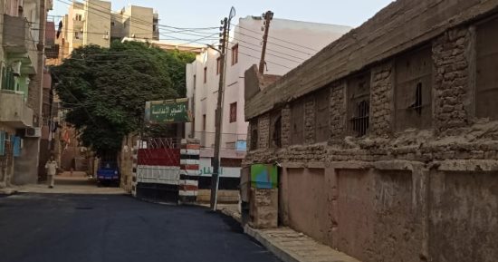 الانتهاء من أعمال رصف 2100 متر من الطرق داخل مدينة الفيوم 