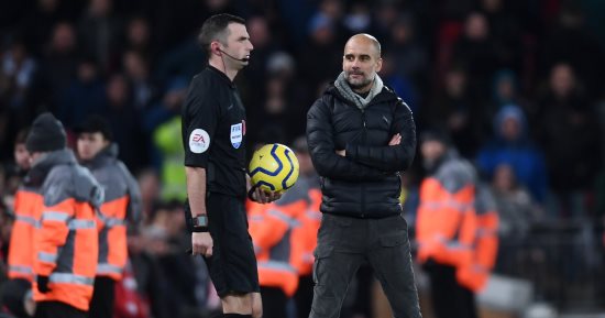 مايكل أوليفر حكمًا لقمة أرسنال ضد مان سيتي فى الدورى الإنجليزى