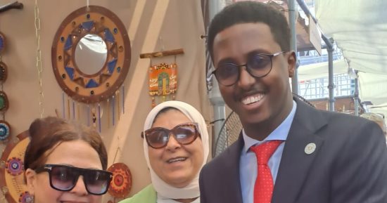 عقب لقائه بالدكتور أشرف صبحي..وزير الشباب والرياضة الصومالي يزور معرض"بيزنس يا شباب"