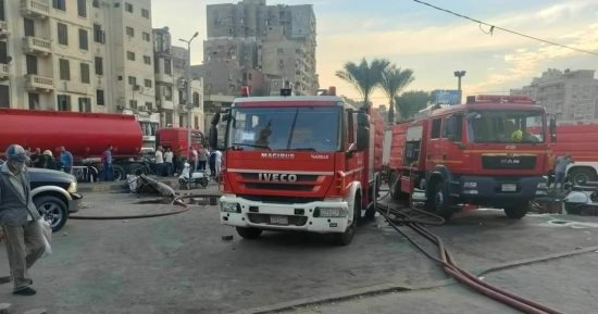 انتداب المعمل الجنائي لبيان سبب حريق السوق التجاري في السيدة زينب.. صور