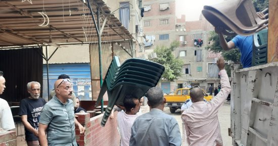 تشميع مقهى مخالف بالمنيرة ورفع تعديات وإشغالات سوق عشوائى ببولاق
