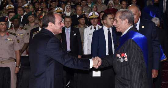 الرئيس السيسي يدعو حضور الندوة التثقيفية للوقوف احتراما لأبطال معركة رأس العش