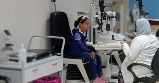 إجراء الكشف الطبي على 983 مريضًا بقوافل طبية فى كفر الشيخ