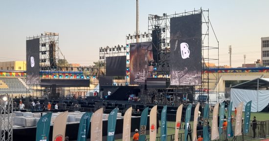 شاهد.. التجهيزات النهائية قبل حفل "وطن واحد" باستاد أسوان احتفالا بنصر أكتوبر