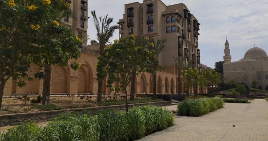 مشروع تطوير سور مجرى العيون يغير المنطقة من عشوائية لسياحية.. إنشاء كومباوند متكامل على الطراز الإسلامى ومنطقة ترفيهية تضم مسارح وأسواقا تاريخية وإقامات فندقية.. والتخطيط لإنشاء حديقة عامة بمدخل فم الخليج.. صور