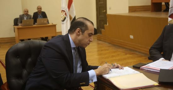 وكيل المرشح الرئاسي عبد الفتاح السيسي يقدم أوراق ترشحه بالانتخابات الرئاسية 