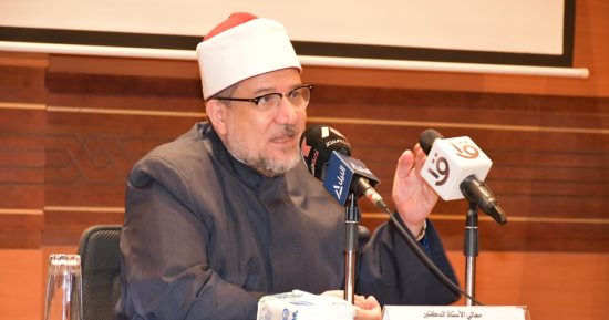 وزير الأوقاف لمديري مناطق الهيئة: الحفاظ التام على مال الوقف وتعظيم استثماراته