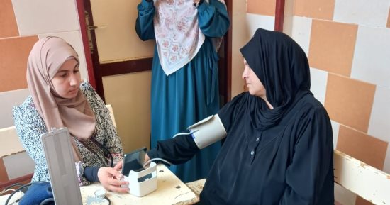 الكشف على 810 حالات حصاد قافلة جامعة الزقازيق اليوم بقرية كفور فى الإبراهيمية