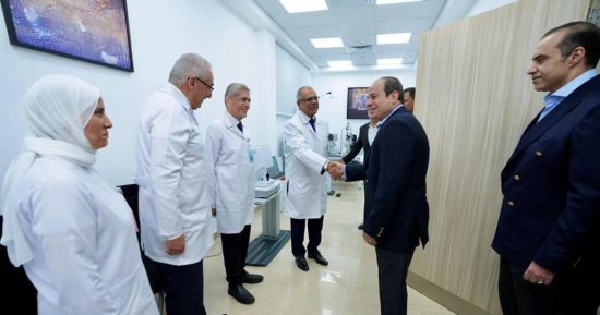 المرشح عبد الفتاح السيسي يجري الكشف الطبي بمستشفى العاصمة الإدارية