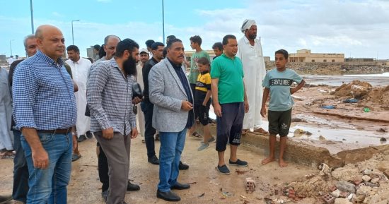أمطار الخير على مطروح تملأ الآبار وتروي زراعات الوديان.. أجهزة المحافظة تنجح في احتواء كثرة المياه.. إزالة تجمعات الأمطار والسيول من المناطق السكنية والطرق الرئيسية.. وتدعيم السدود بالمناطق المتضررة.. صور