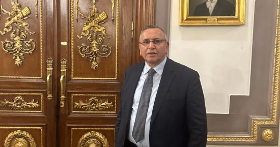 عبد السند يمامة يتجه لتقديم أوراق ترشحه بانتخابات الرئاسة برافقه أعضاء "الوفد".. صور