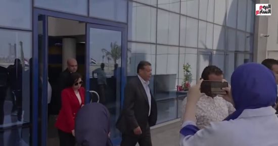 المرشح الرئاسى المحتمل حازم عمر ينهى الكشف الطبى بمستشفى العاصمة الإدارية