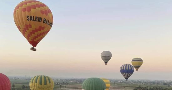 صورة اليوم.. رحلات البالون الطائر تحقق أعلى معدلاتها خلال شهر أكتوبر في الأقصر