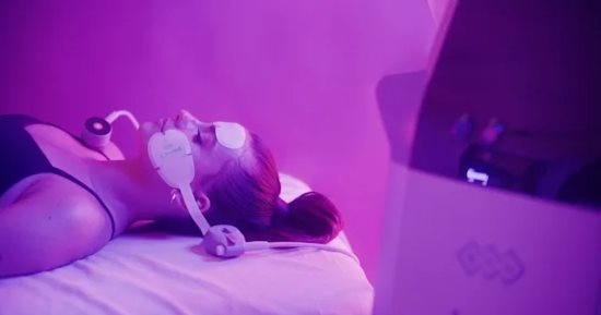 هل يمكن شد الوجه بدون حقن أو عمليات تجميل؟.. تقنية جديدة تخطف الأنظار