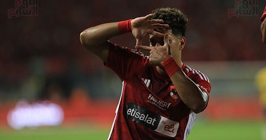إمام عاشور يبدأ برنامج التأهيل من كدمة الساق فى الأهلى 
