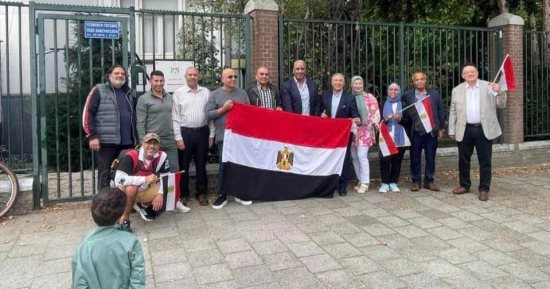 الجالية المصرية بهولندا تواصل توثيق تأييدات  لدعم ترشح الرئيس السيسى