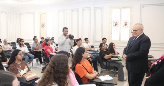 انطلاق الدراسة بجامعة القاهرة الدولية رسميا.. الخشت: البدء بـ18 برنامجا وزيادتها لـ40 العام المقبل.. لدينا مشروعات لإنشاء كليات الروبوتات والطاقة وعلوم الفضاء.. والبرامج بالشراكة مع أعرق الجامعات العالمية