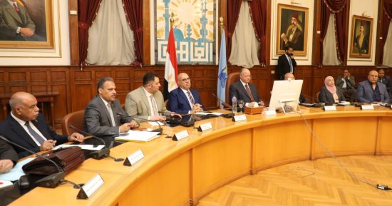 محافظ القاهرة يوجه بحصر جميع المعدات بالأحياء وصيانتها لمواجهة وإدارة الأزمات