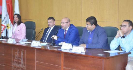محافظ بنى سويف يشهد الندوة التعريفية ضمن "المرأة تقود بالمحافظات المصرية"