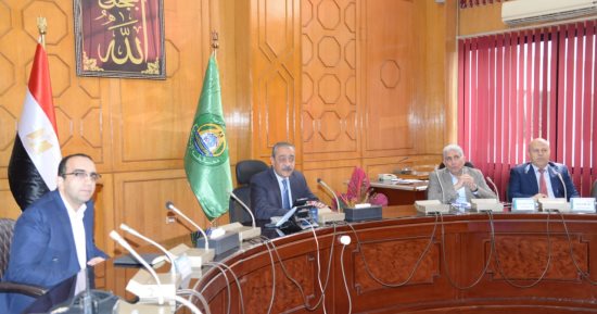 محافظ الإسماعيلية: التأكد من إجراءات السلامة العامة للمنشآت الحكومية بالمحافظة