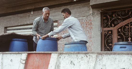 ضبط 2 طن أسماك مملحة غير صالحة داخل مخزن بمدينة فوه في كفر الشيخ
