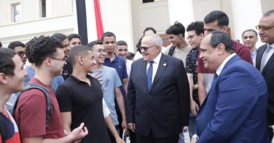 الخشت يتفقد سير الدراسة بجامعة القاهرة الدولية ويطمئن على انتظام المحاضرات