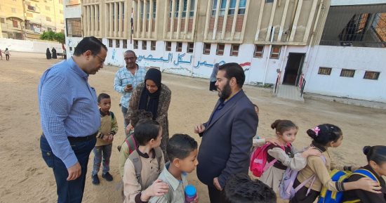 وكيل تعليم الغربية يتفقد مدارس طنطا ويوجه بتعريف الطلاب بإنجازات الدولة