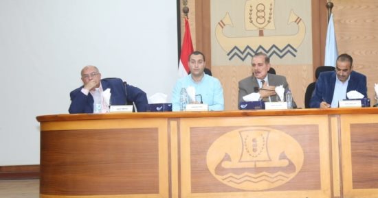 محافظ كفر الشيخ يستعرض مشروعات الخطة الاستثمارية تفصيليا ويوجه بالمتابعة المستمرة لتنفيذها
