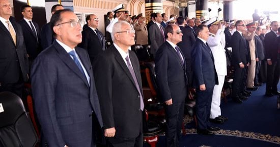 الرئيس السيسى يشاهد عروض القوات الخاصة خلال حفل تخرج كلية الشرطة.. صور