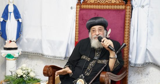 البابا تواضروس يلتقى مجمع كهنة ميلانو.. صور 