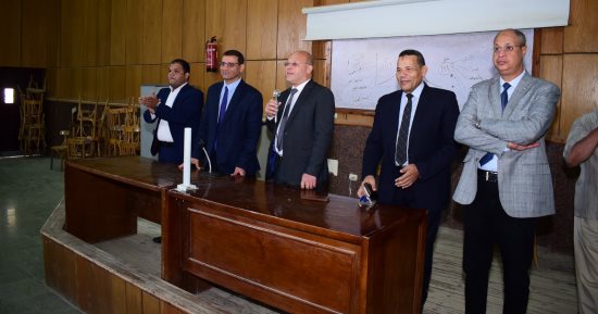 رئيس جامعة سوهاج يوجه بزيادة جهود الطلاب فى محو الأمية.. صور
