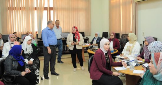 جامعة كفر الشيخ تكرم الحاصلين على الدورة التدريبية لجائزة التميز الحكومي بالجامعة