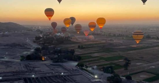 الأقصر تبدأ موسم السياحة الشتوى..انتعاشة سياحية وإقبال كبير من الأوروبين لزيارة معابد ملوك مصر..رحلات البالون الطائر تغطى السماء..القرود والخضرة يستقبلان الزوار بجزيرة الموز.. وحجوزات المراكب النيلية تتخطى 95% 