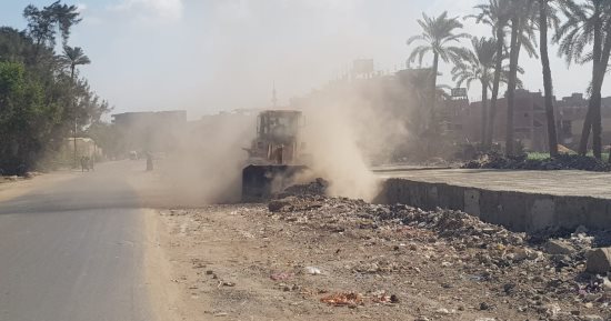 محافظ الجيزة يتابع أعمال تطوير طريق 6 أكتوبر بأبو النمرس بطول 1900متر