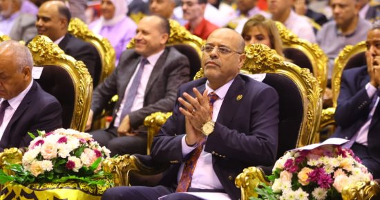 اتحاد العمال: مصر تشهد إنجازات ومشروعات قومية عملاقة في عهد الرئيس السيسى