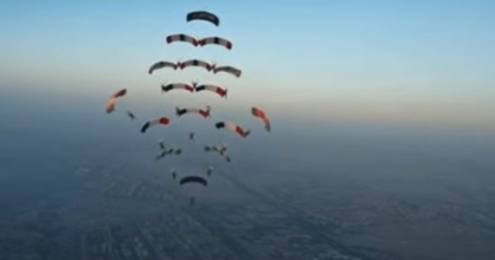 الرئيس السيسى يشهد عرضا جويا خلال حفل تخرج دفعة جديدة من الكليات العسكرية.. صور