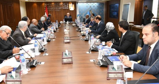 وزير الإسكان يؤكد أهمية دور البحث العلمى فى تطوير أداء قطاع مياه الشرب والصرف